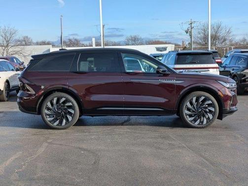 2025 Lincoln Nautilus Reserve