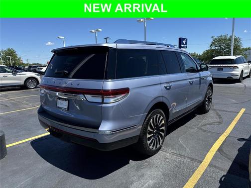 Chroma Crystal Blue Metallic 2023 Lincoln Navigator Black Label