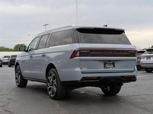 Gray Mist Metallic 2026 Lincoln Navigator L Reserve