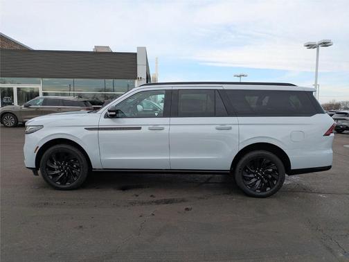 2026 Lincoln Navigator L Reserve