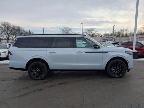 Crystal White Metallic 2026 Lincoln Navigator L Reserve