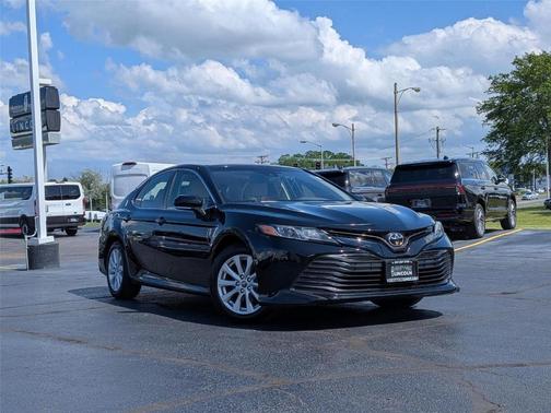 Midnight Black Metallic 2018 Toyota Camry LE
