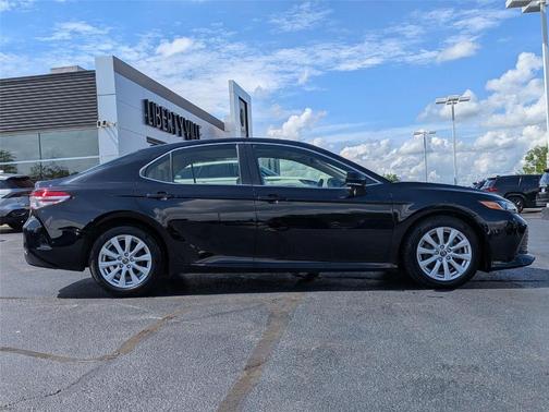 Midnight Black Metallic 2018 Toyota Camry LE