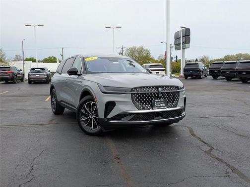 Metallic 2026 Lincoln Nautilus Premiere