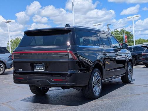 Infinite Black Metallic 2026 Lincoln Navigator L Reserve