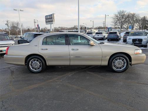 2009 Lincoln Town Car Signature Limited