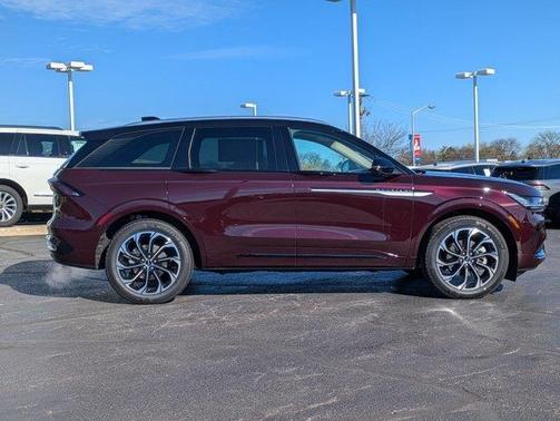 2025 Lincoln Nautilus Reserve