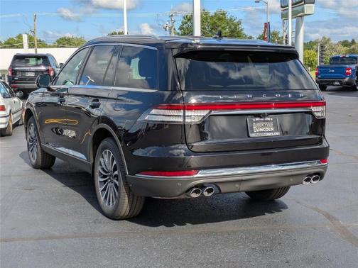 2022 Lincoln Aviator Standard AWD