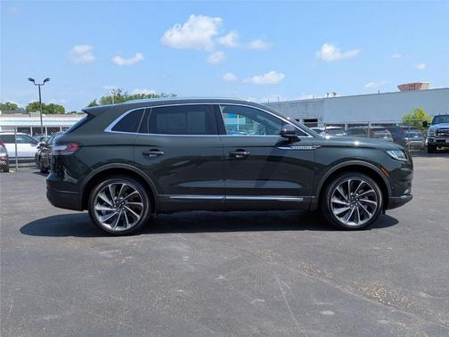 2022 Lincoln Nautilus Reserve