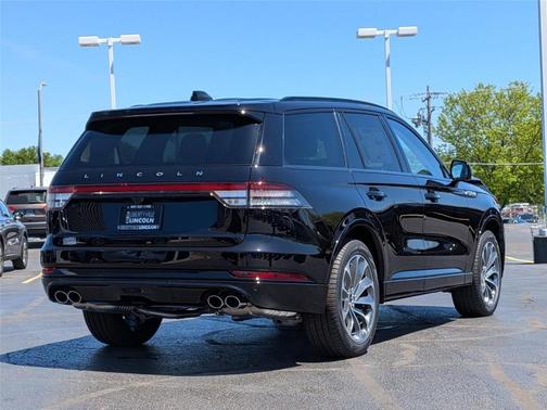 Infinite Black Metallic 2026 Lincoln Aviator Premiere