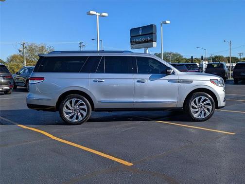 2022 Lincoln Navigator L Reserve