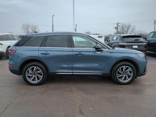 2023 Lincoln Corsair Standard