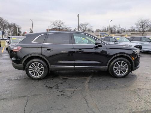 2022 Lincoln Nautilus Standard