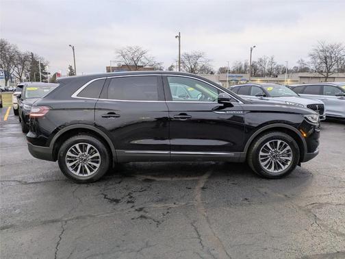 2022 Lincoln Nautilus Standard