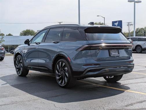 2025 Lincoln Nautilus Reserve