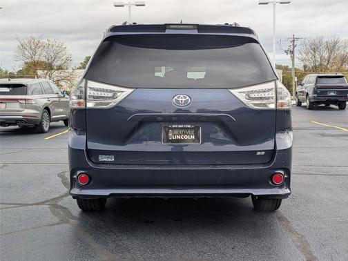 2018 Toyota Sienna SE Premium