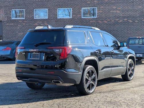 2022 GMC Acadia SLT