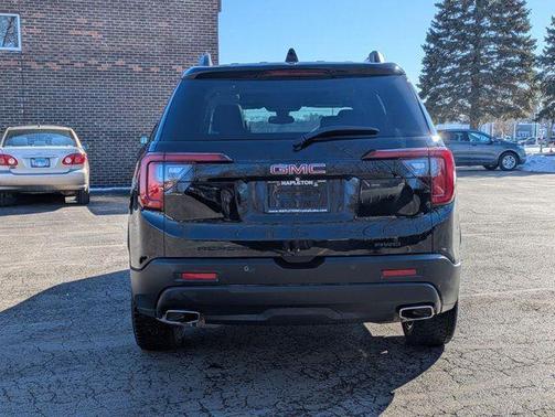 2022 GMC Acadia SLT