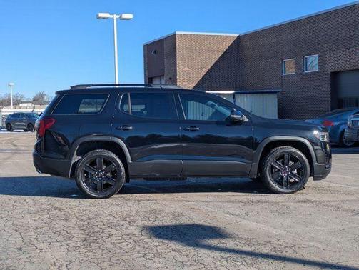2022 GMC Acadia SLT