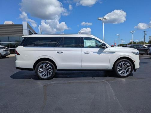 2025 Lincoln Navigator L Reserve
