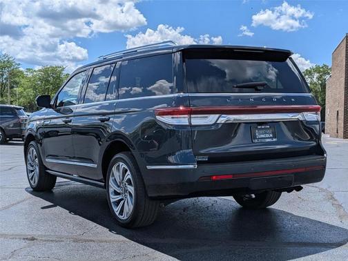 Flight Blue 2024 Lincoln Navigator Reserve
