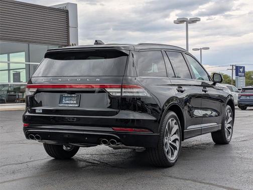 Infinite Black Metallic 2026 Lincoln Aviator Premiere