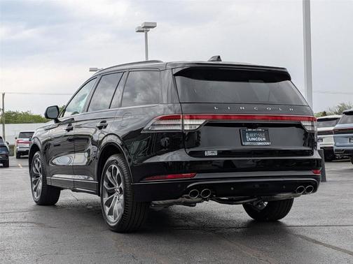 Infinite Black Metallic 2026 Lincoln Aviator Premiere