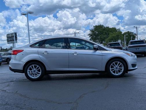 Ingot Silver 2017 Ford Focus SE