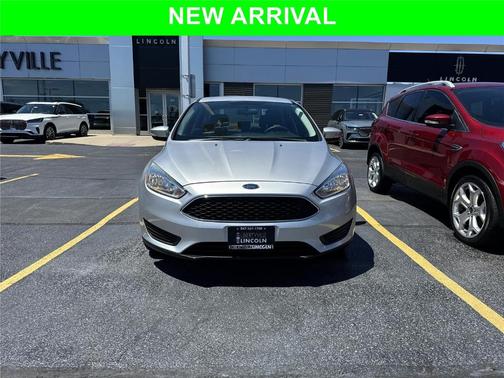 Ingot Silver 2017 Ford Focus SE