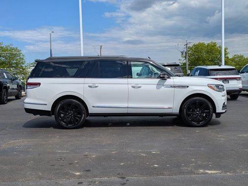 2022 Lincoln Navigator L Black Label
