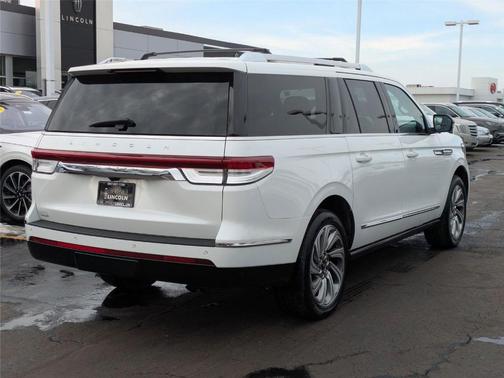 2023 Lincoln Navigator L Reserve