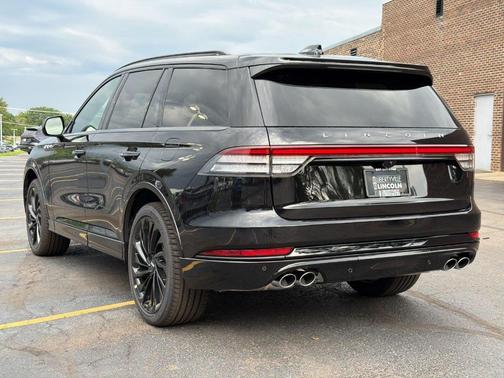 Infinite Black Metallic 2026 Lincoln Aviator Reserve AWD
