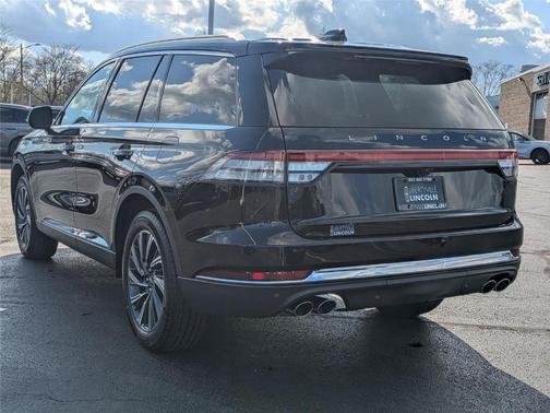 Infinite Black Metallic 2026 Lincoln Aviator Premiere