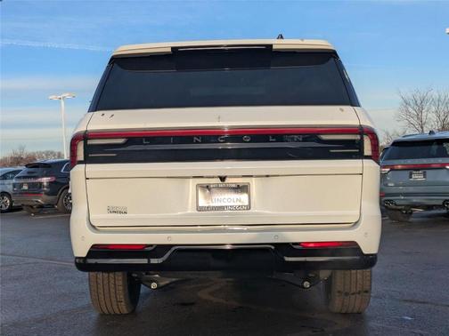 2025 Lincoln Navigator L Reserve