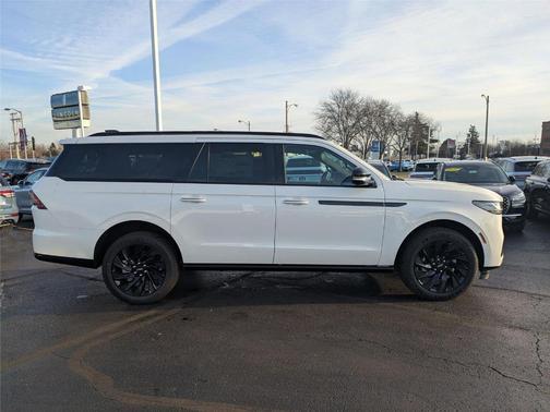 2025 Lincoln Navigator L Reserve
