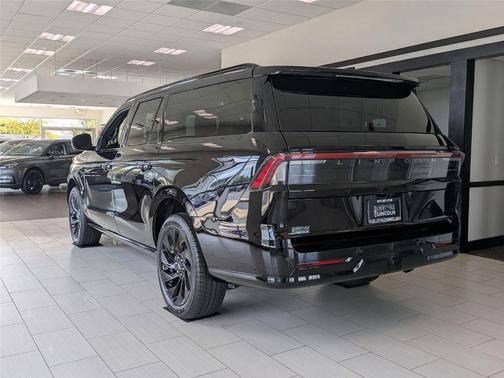 2025 Lincoln Navigator L Reserve