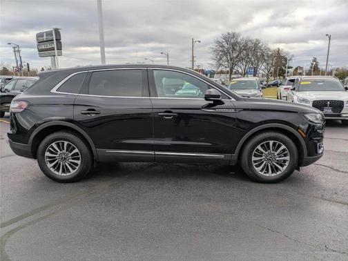 2019 Lincoln Nautilus Select
