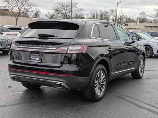 2019 Lincoln Nautilus Select