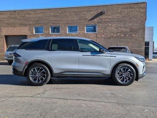 2025 Lincoln Nautilus Reserve