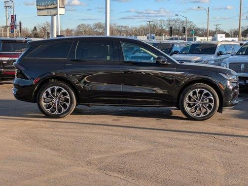 2025 Lincoln Nautilus Reserve