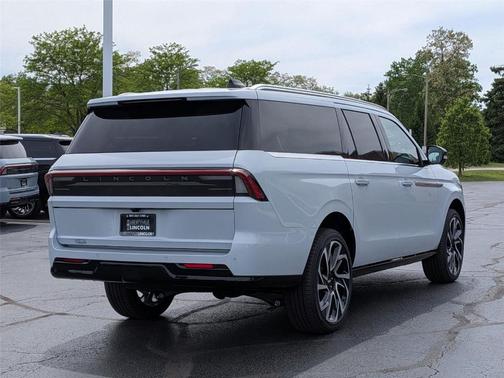 Crystal White Metallic 2026 Lincoln Navigator L Reserve