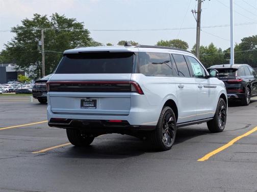 2025 Lincoln Navigator L Reserve