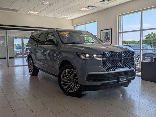 2025 Lincoln Navigator L Reserve
