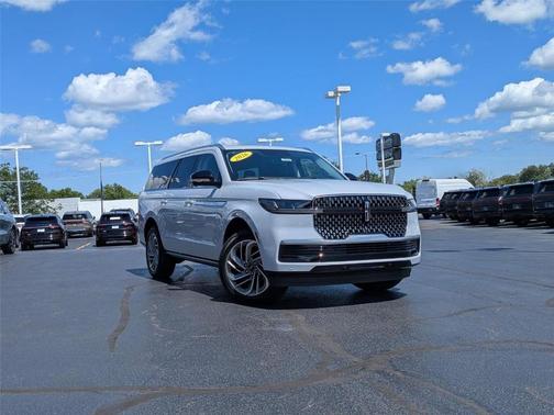 Crystal White Metallic 2026 Lincoln Navigator L Reserve
