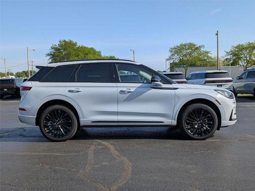 Crystal White Metallic 2026 Lincoln Corsair Premiere