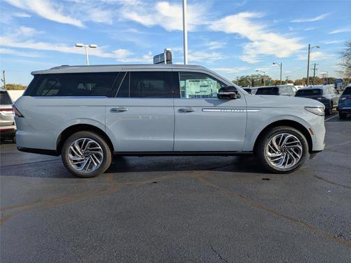 2025 Lincoln Navigator L Reserve