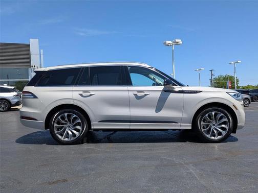 Ceramic Pearl Metallic 2022 Lincoln Aviator Grand Touring