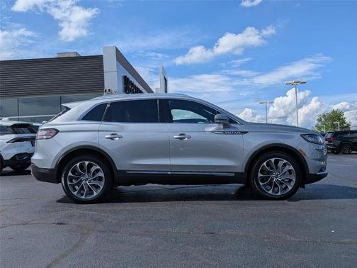 Silver Radiance Metallic 2023 Lincoln Nautilus Reserve