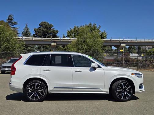 2025 Volvo XC90 Plus