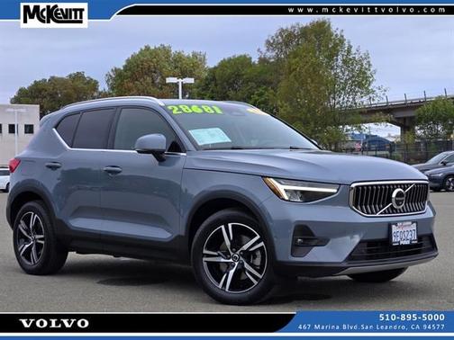 2023 Volvo XC40 Plus Bright Theme